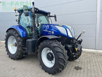 Traktor NEW HOLLAND T7.225