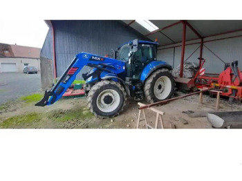 Traktor NEW HOLLAND T5