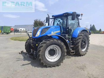 Traktor NEW HOLLAND T7.230