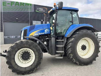 Traktor NEW HOLLAND T8000