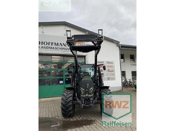 Traktor VALTRA