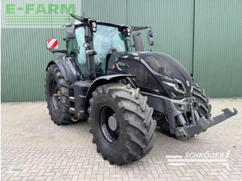 Traktor VALTRA