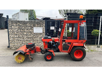 Mestni traktor HAKO