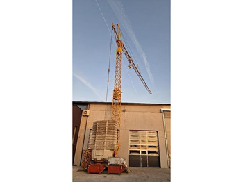 Samopostavljivi žerjav LIEBHERR