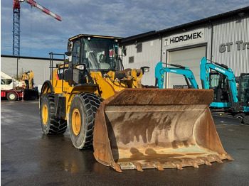 Kolesni nakladalec CATERPILLAR 966M