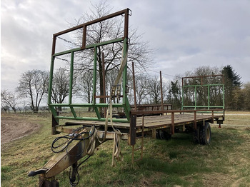 Kmetijski prikolica s ploščadjo