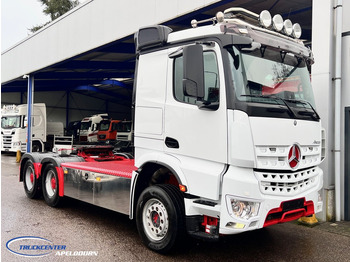 Vlačilec MERCEDES-BENZ Arocs 3351