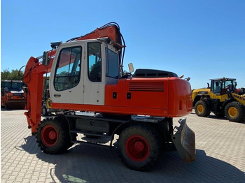 Bager na kolesih LIEBHERR A 900