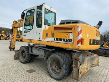 Bager na kolesih LIEBHERR A 900