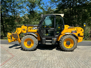 Teleskopski kolesni nakladalnik JCB