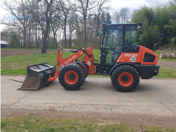 Kolesni nakladalec KUBOTA R070