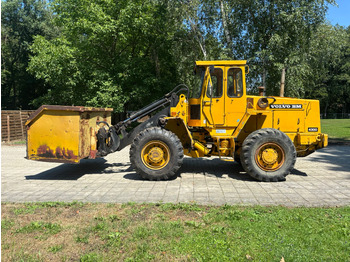 Kolesni nakladalec VOLVO 4300