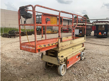 Dvižna ploščad JLG