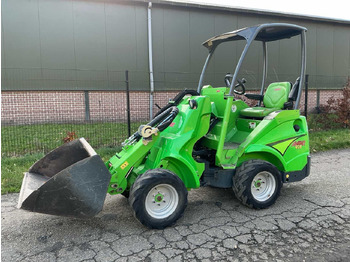 Kolesni nakladalec AVANT