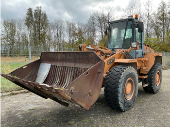 Kolesni nakladalec CASE