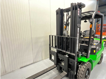 Viličar EP - EFXZ-251 - 4.8 METER TRIPLEX - FREE-LIFT - SIDE-SHIFT - 2500 KG FORKLIFT - 280AH LI-ION BATTERY: slika 3