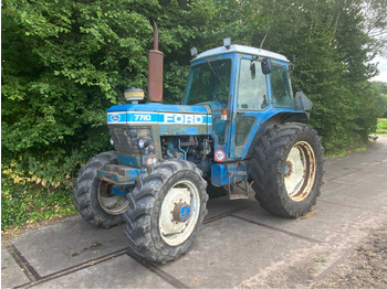 Traktor FORD