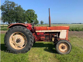 Traktor International 1046 A: slika 4