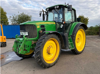 Traktor JOHN DEERE 6830