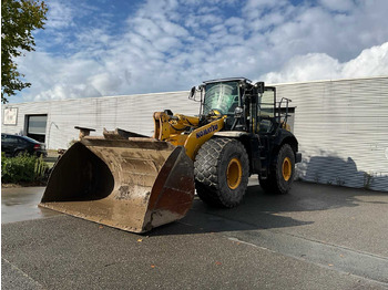 Kolesni nakladalec KOMATSU WA475