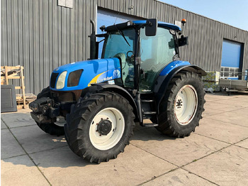 Traktor NEW HOLLAND T6000