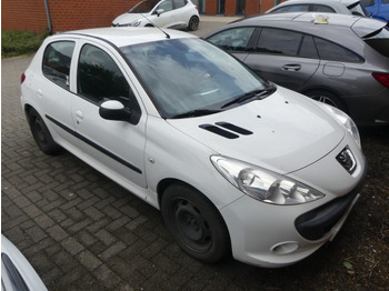 Avtomobil PEUGEOT