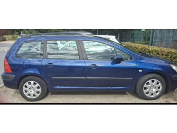 Avtomobil PEUGEOT