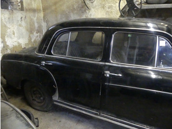 Avtomobil Voiture ancêtre Mercedes-Benz 220S Poton: slika 5