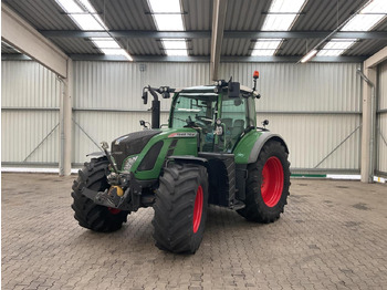 Traktor FENDT 718 Vario