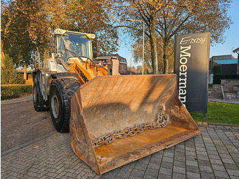 Kolesni nakladalec LIEBHERR L 566