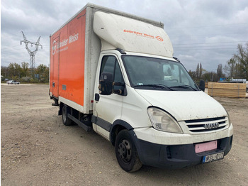 Dostavno vozilo z zabojnikom IVECO Daily