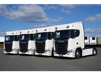 Vlačilec SCANIA S 500