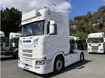 Vlačilec SCANIA S 500