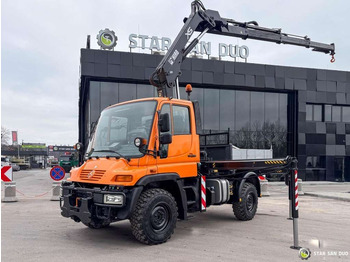 Tovornjak z dvigalom UNIMOG U300