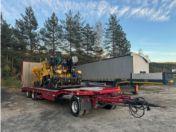 Asfaltni finišer CATERPILLAR AP300