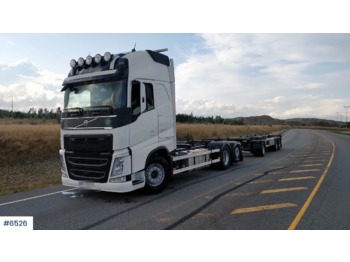 Kontejnerski tovornjak/ Tovornjak z zamenljivim tovoriščem Volvo FH540: slika 1