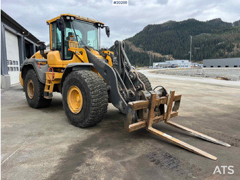 Kolesni nakladalec VOLVO L110H