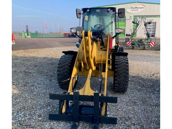 Kolesni nakladalec CATERPILLAR 908H