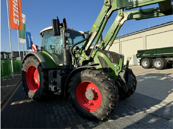 Traktor FENDT 724 Vario