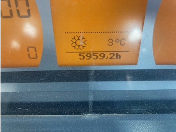 Traktor Fendt 724 Vario S4 Profi: slika 2