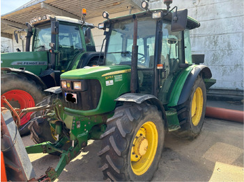 Traktor JOHN DEERE 5075E