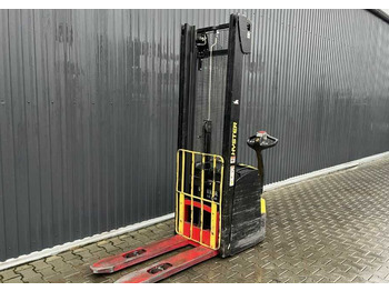 Stroj za zlaganje HYSTER