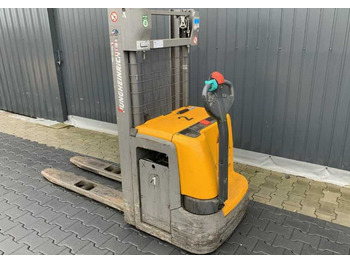 Stroj za zlaganje Jungheinrich EJC214: slika 3