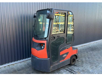 Vlečni traktor LINDE P60