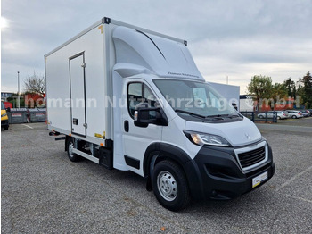 Dostavno vozilo z zabojnikom PEUGEOT Boxer
