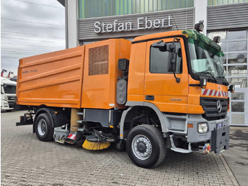 Vozilo za pometanje Mercedes-Benz Actros 2032 A 4x4 Bucher STKF 9500 Airport 30x: slika 4
