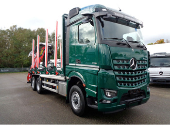 Tovornjak za prevoz lesa MERCEDES-BENZ Arocs 2551
