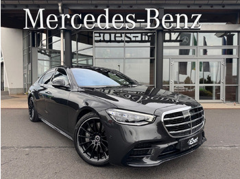 Limuzina MERCEDES-BENZ