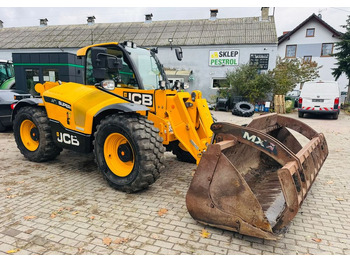 Teleskopski viličar JCB