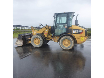 Kolesni nakladalec CATERPILLAR 906H